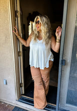Load image into Gallery viewer, Lizz Denim Collection: Distresses Color Jeans