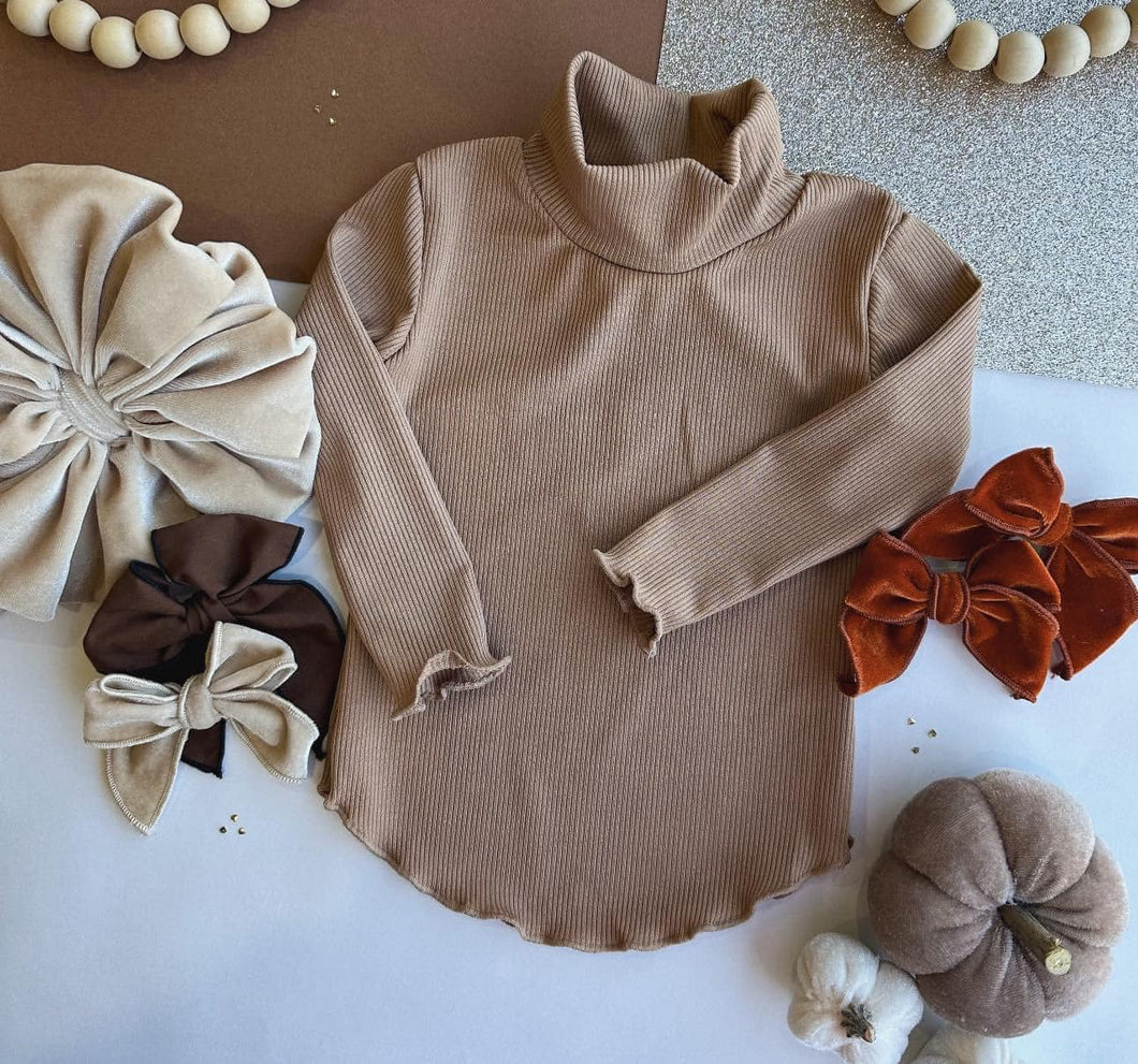 FALL TURTLENECK
